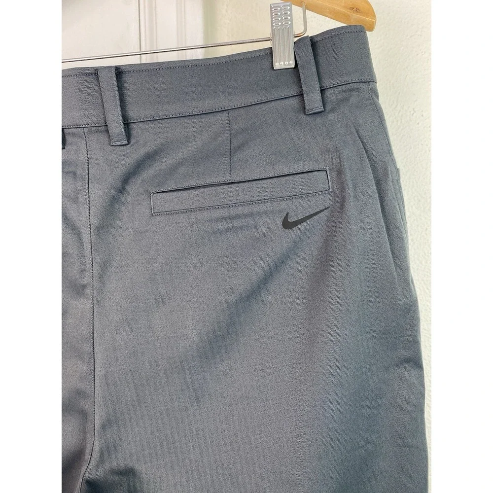 Nike Men's Size 34 Charcoal Gray Elastic Waist Athletic Flat Front Chino Shorts